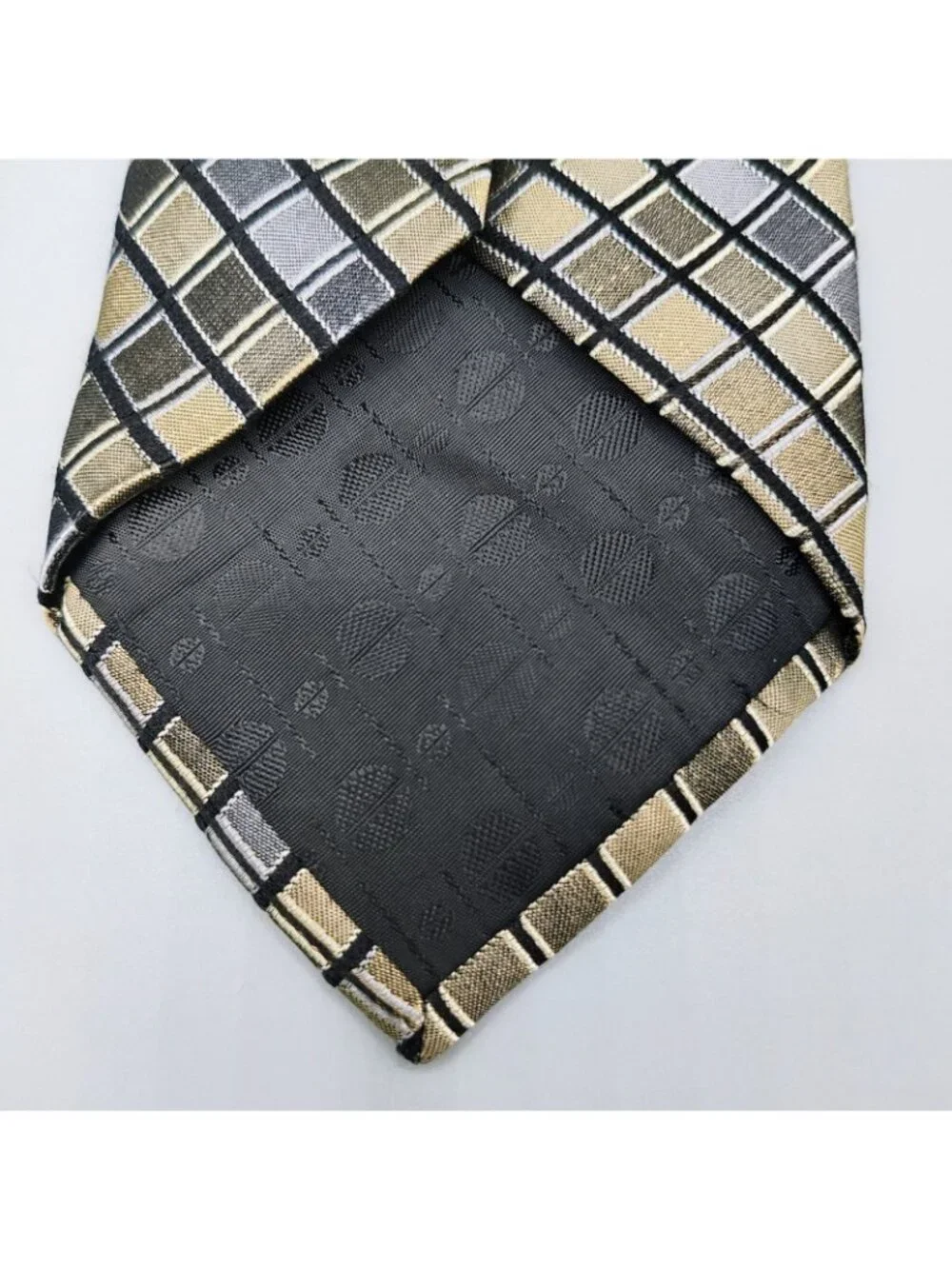 Perry Ellis Portfolio Mens Geometric Checkered Silk Tie (Fair/Good Condition)